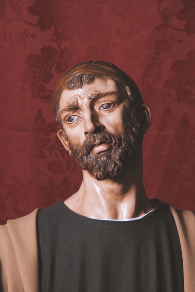 El Apostolado · 12