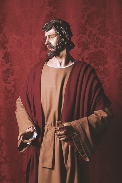 El Apostolado · 27