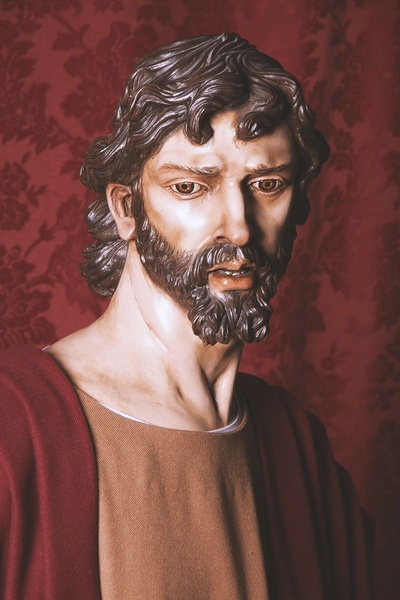 El Apostolado · 28